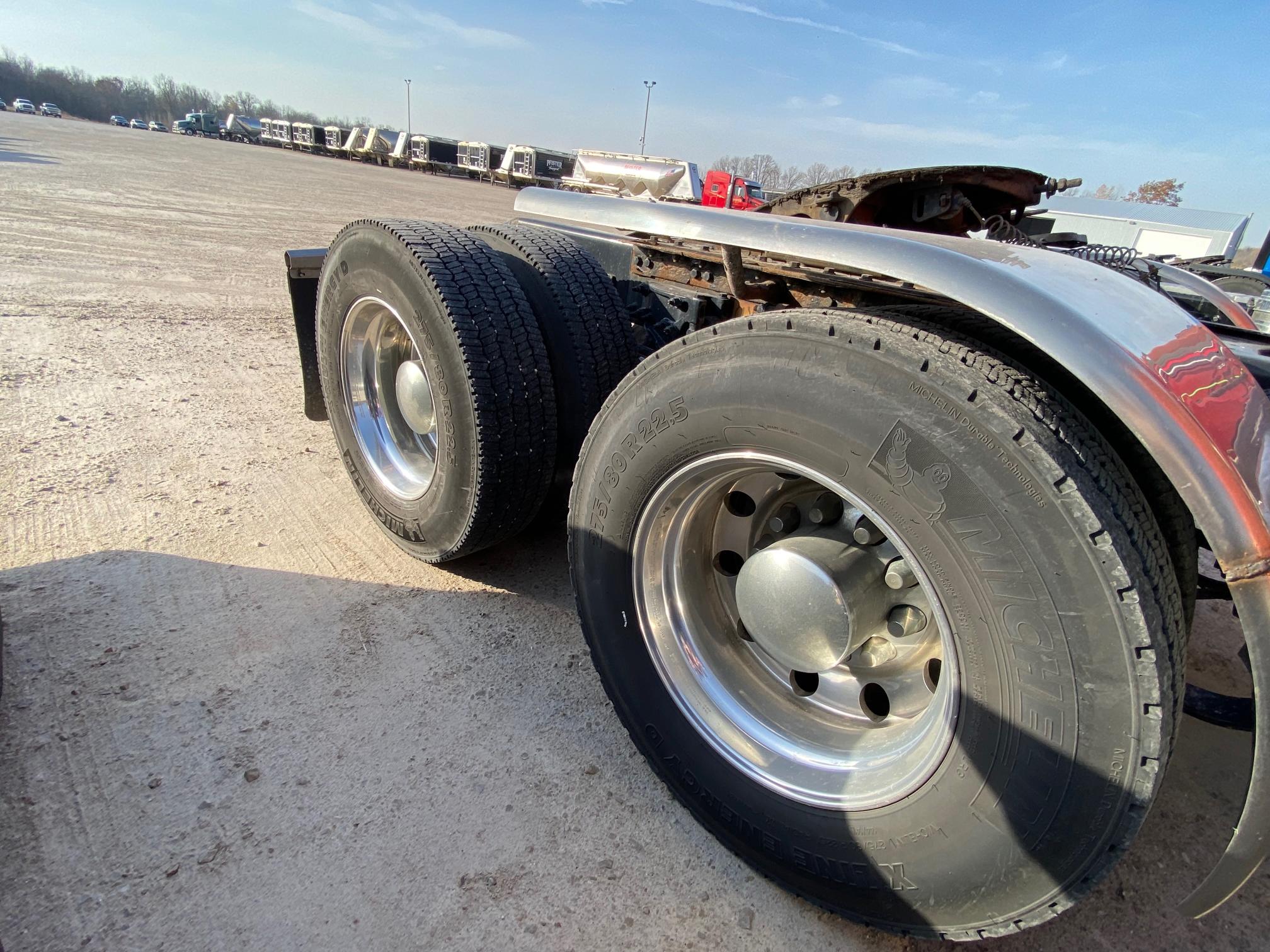 2020 PETERBILT 579 - Image 36